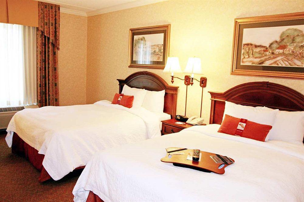 Hampton Inn Coventry-Warwick Area Phòng bức ảnh