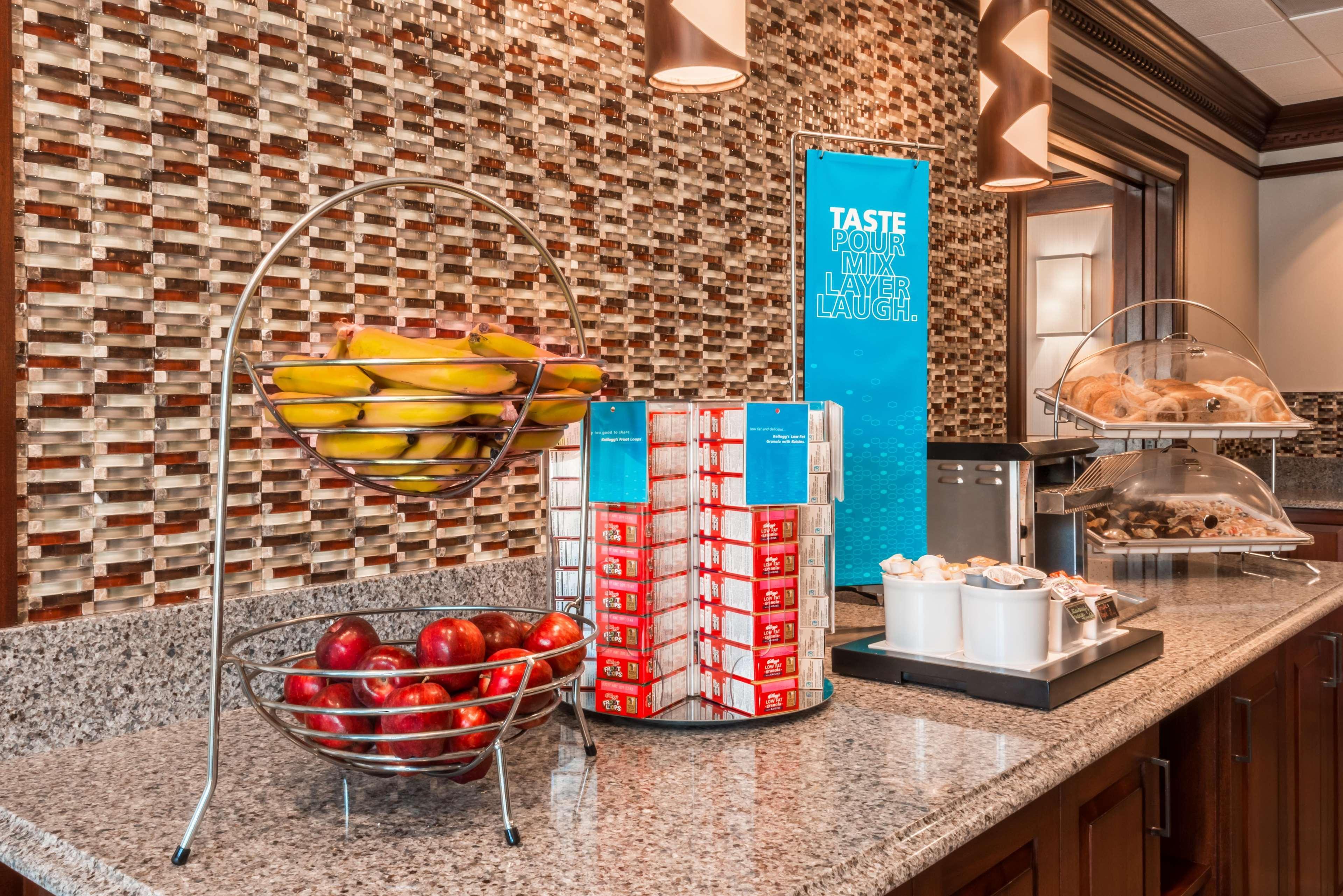Hampton Inn Coventry-Warwick Area Ngoại thất bức ảnh