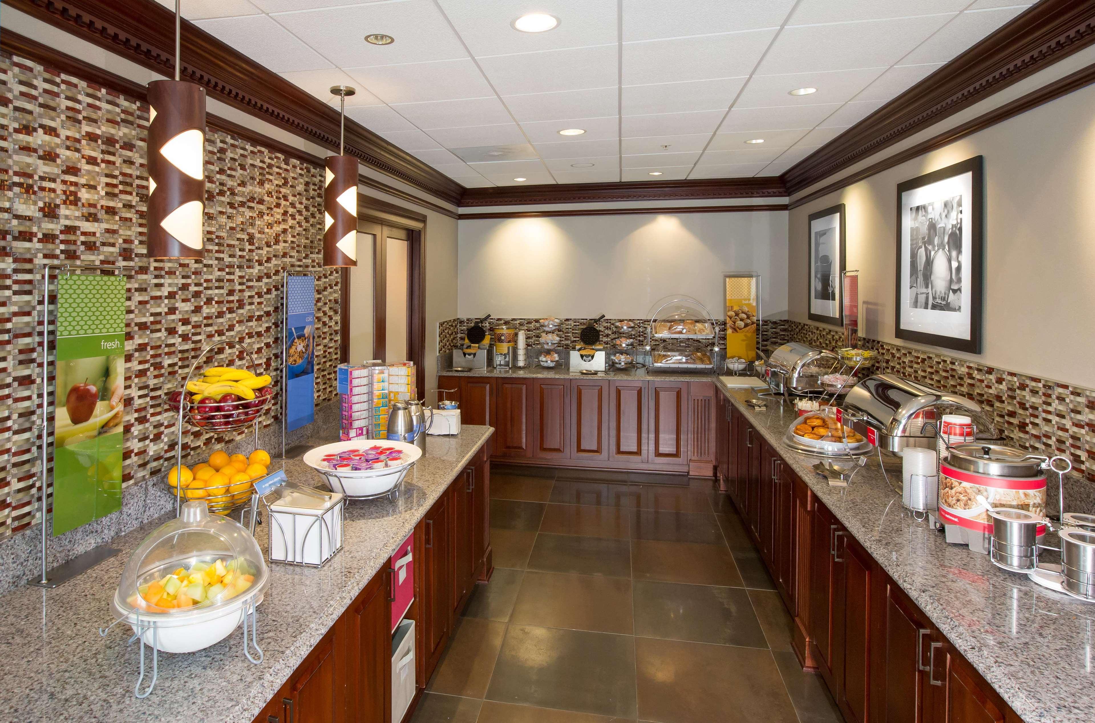 Hampton Inn Coventry-Warwick Area Ngoại thất bức ảnh