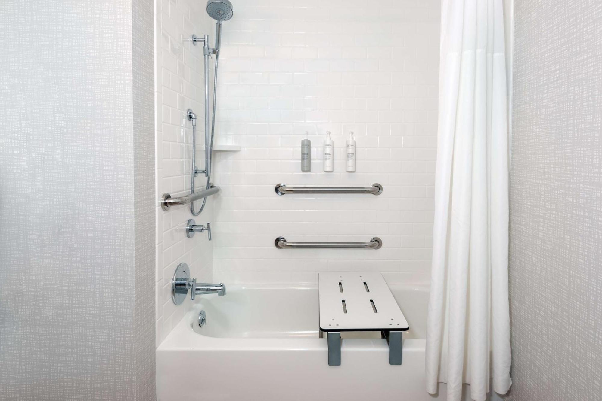 Hampton Inn Coventry-Warwick Area Ngoại thất bức ảnh