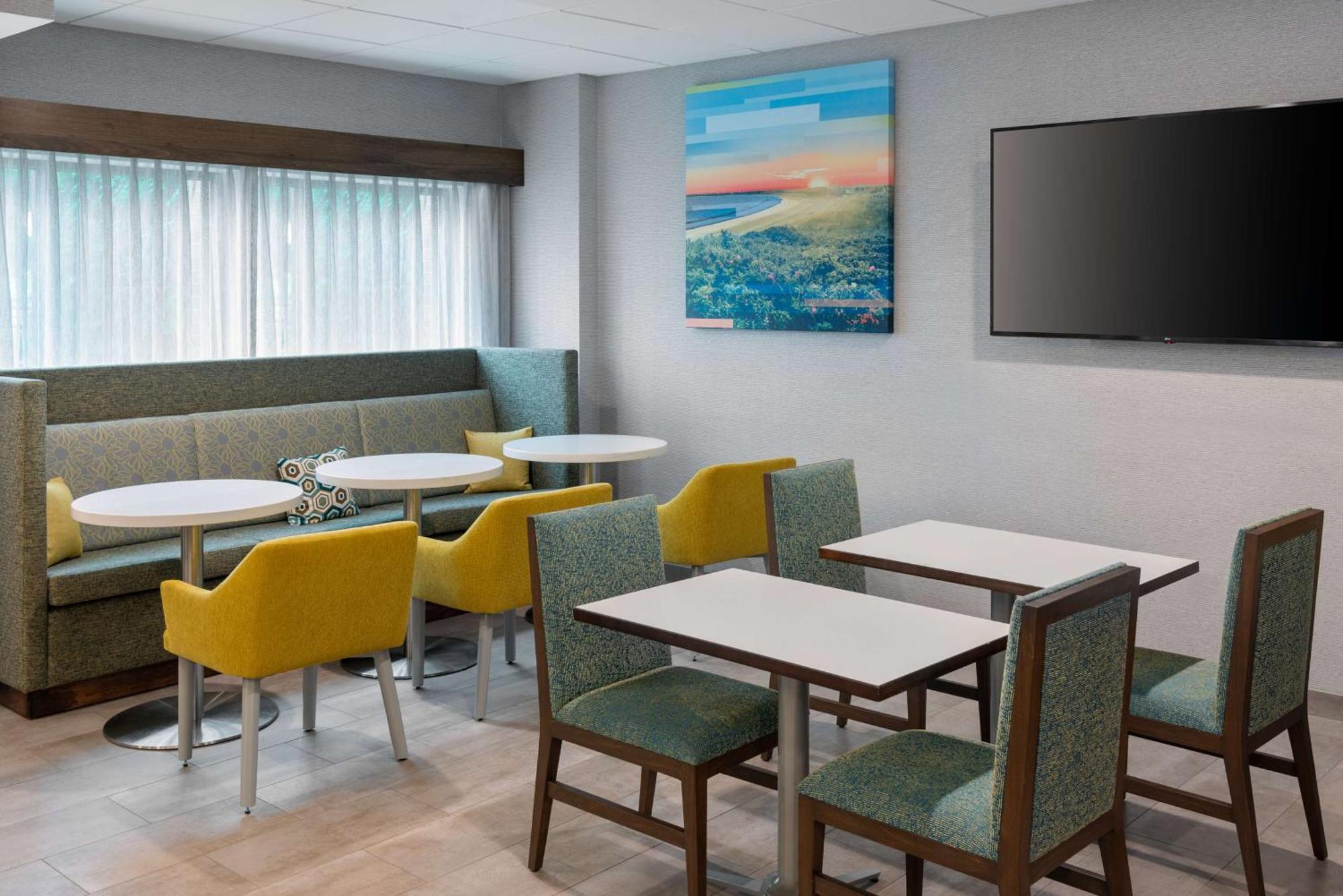 Hampton Inn Coventry-Warwick Area Ngoại thất bức ảnh
