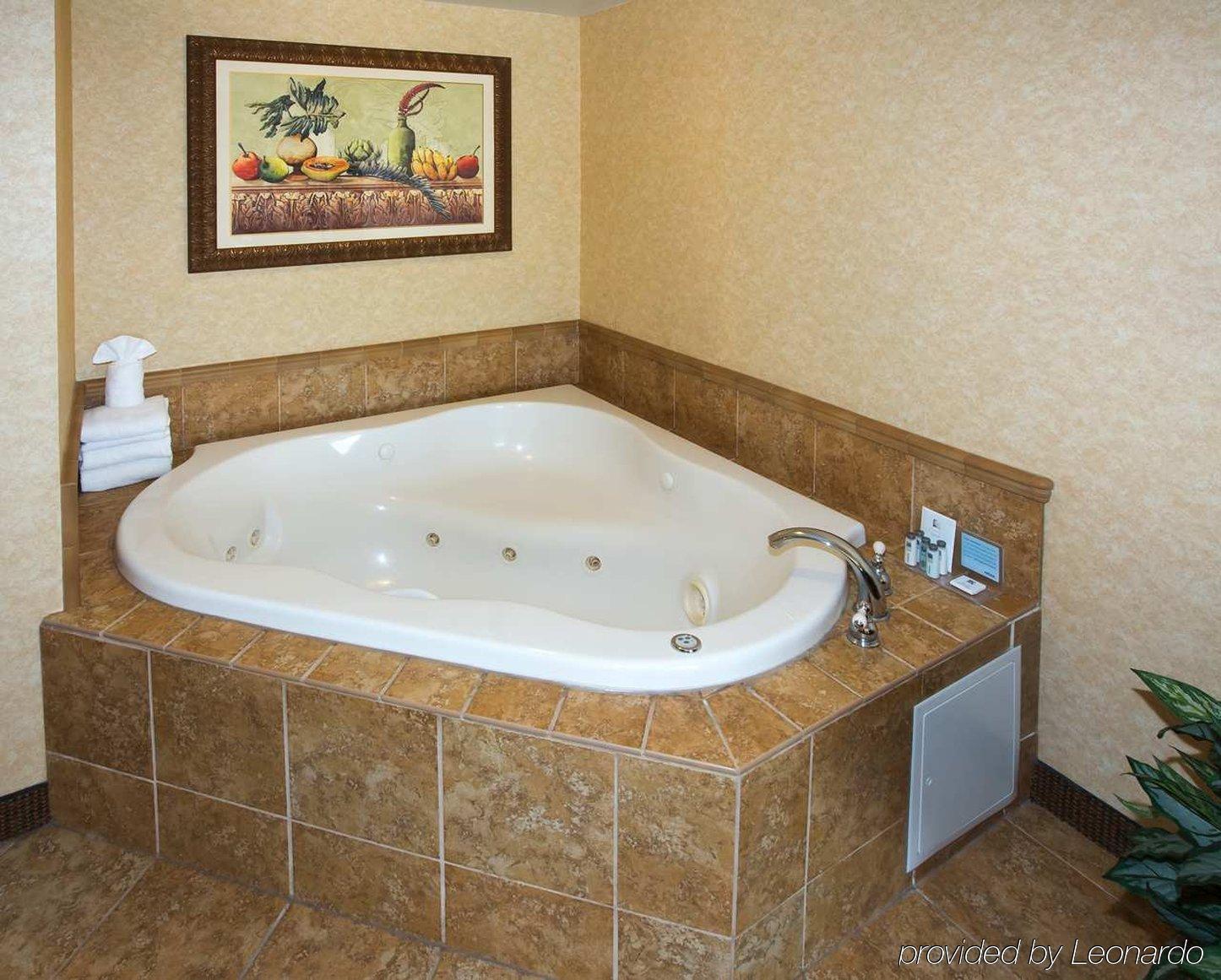 Hampton Inn Coventry-Warwick Area Phòng bức ảnh